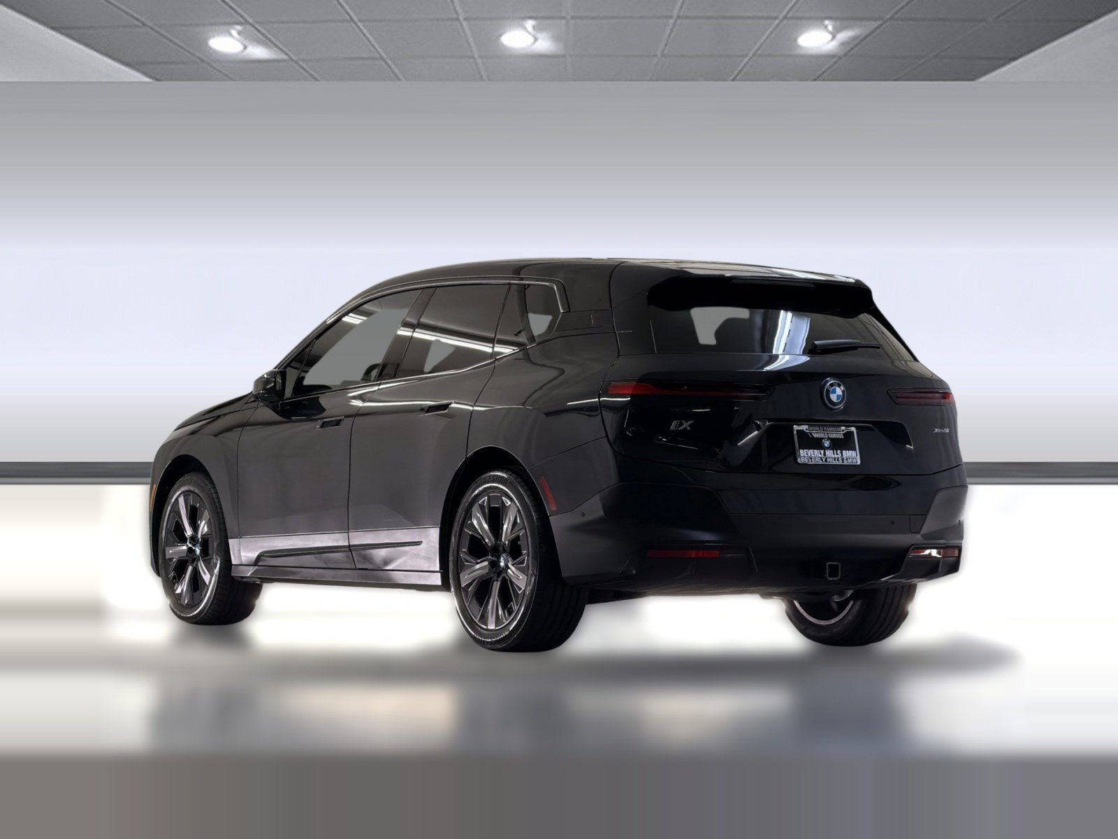 Used 2024 BMW iX xDrive50 AWD/4WD image 3