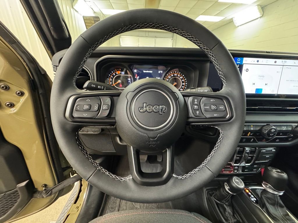 Used 2025 Jeep Wrangler Unlimited Rubicon w/ Convenience Group image 30