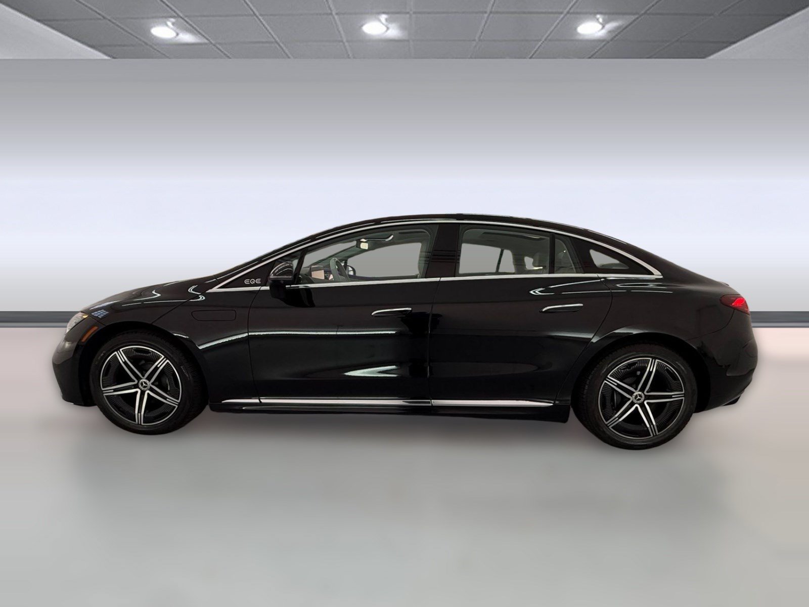 Used 2023 Mercedes-Benz EQE 350+ 4MATIC Sedan image 2
