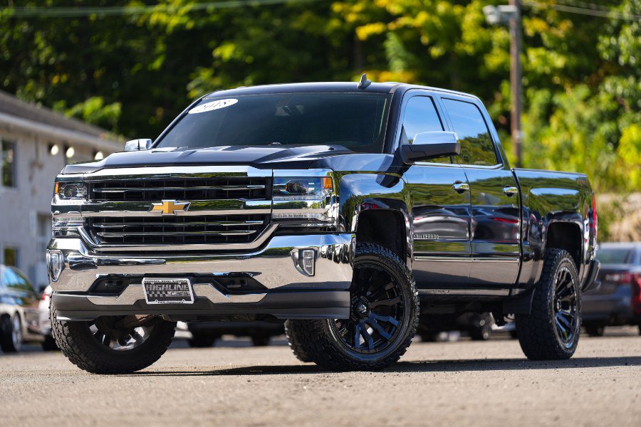 Used 2018 Chevrolet Silverado 1500 LTZ AWD/4WD image 2