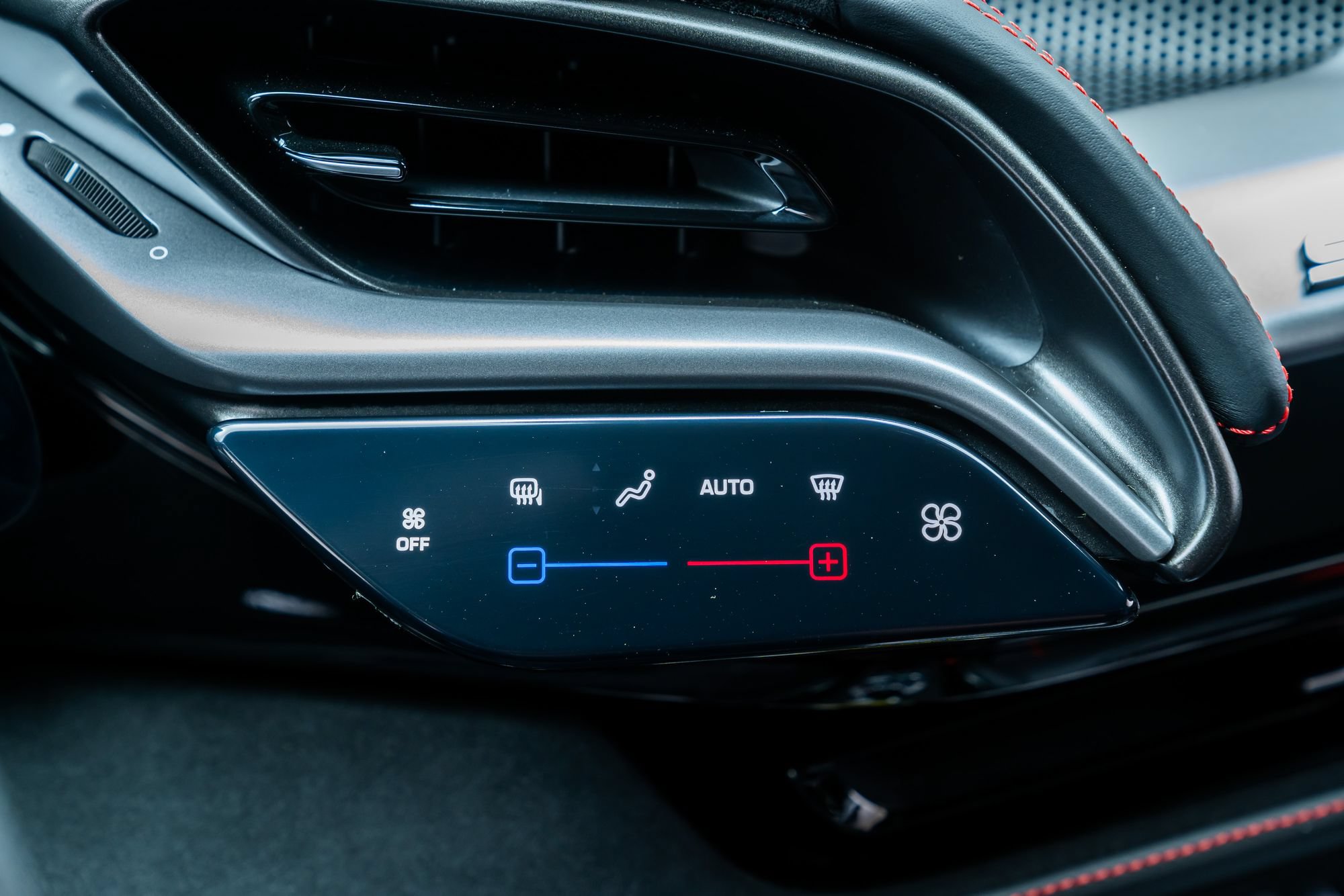 Used 2022 Ferrari SF90 Stradale AWD/4WD image 19