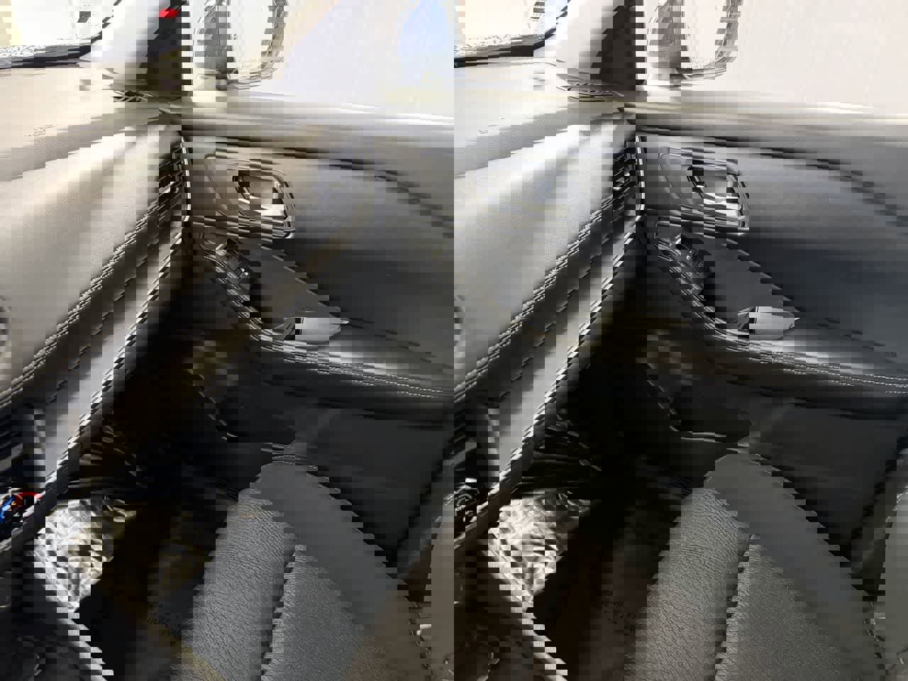 Used 2024 Nissan Rogue SV image 23