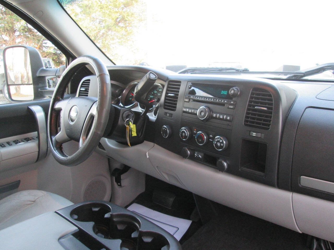 Used 2008 Chevrolet Silverado 2500 LT w/ Safety Package AWD/4WD image 21