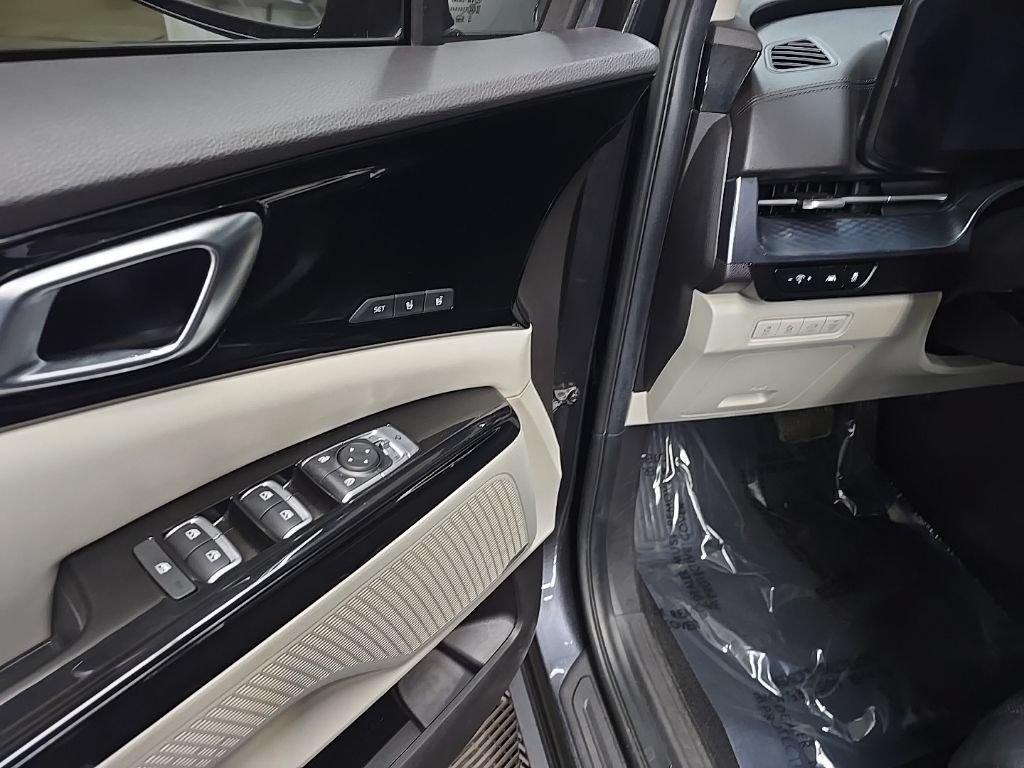 Used 2022 Kia Carnival SX Prestige FWD image 29