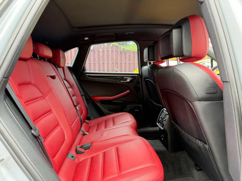 Used 2017 Porsche Macan GTS AWD/4WD image 27