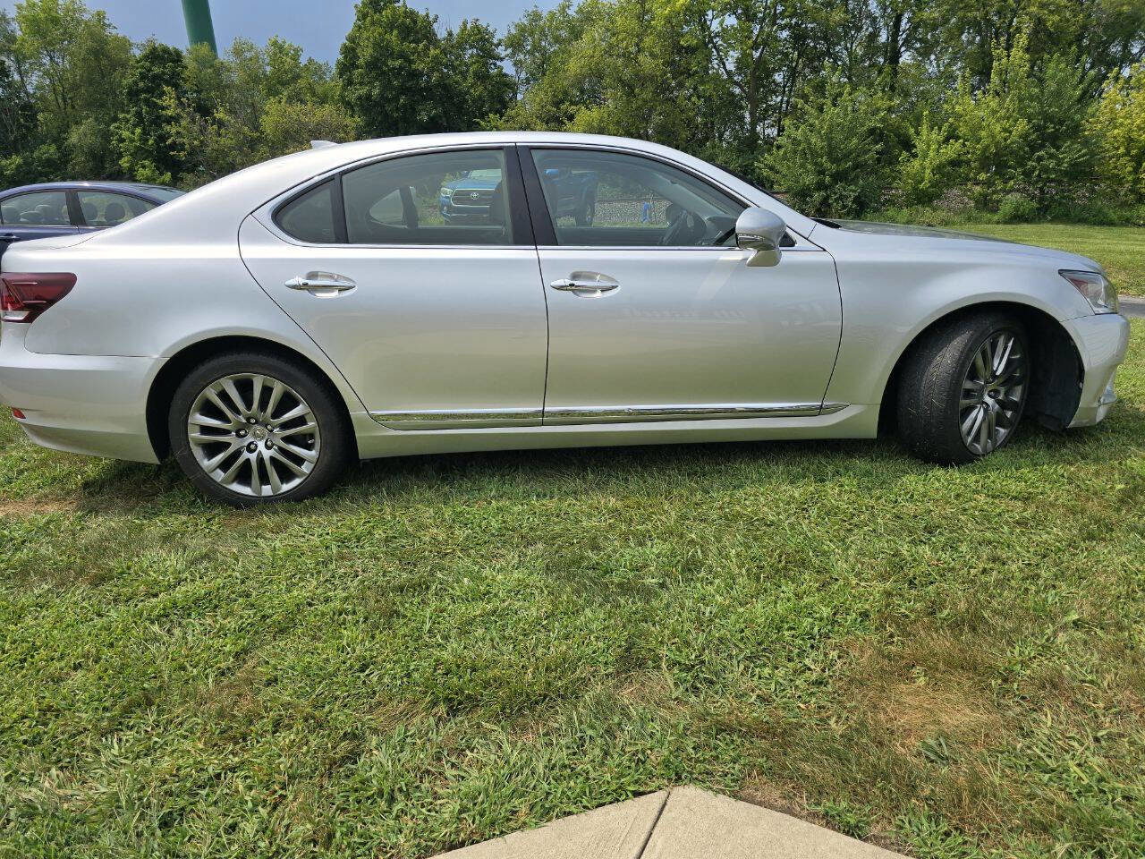 Used 2014 Lexus LS 460 AWD image 8