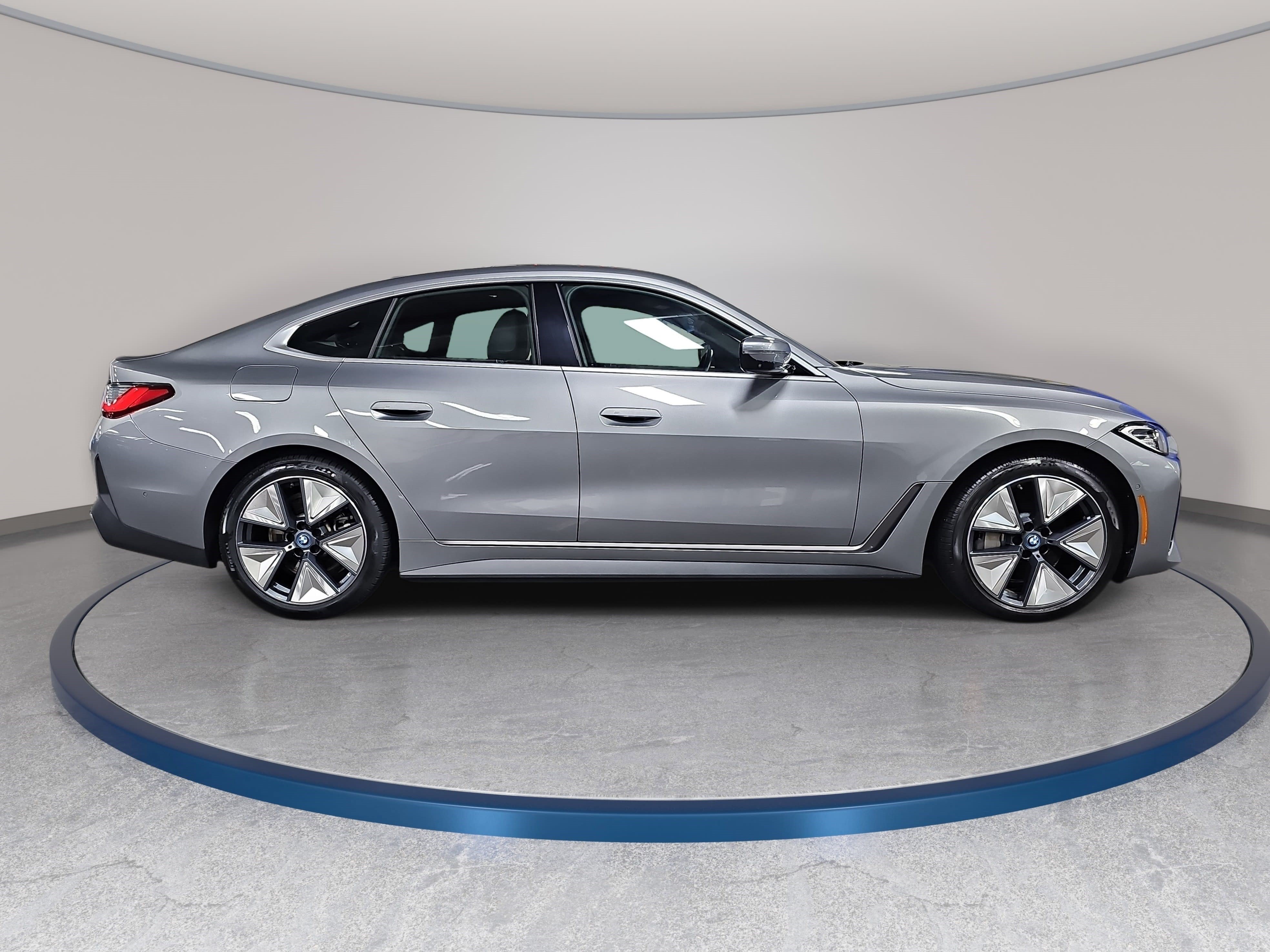 Used 2024 BMW i4 eDrive35 w/ Premium Package RWD image 4