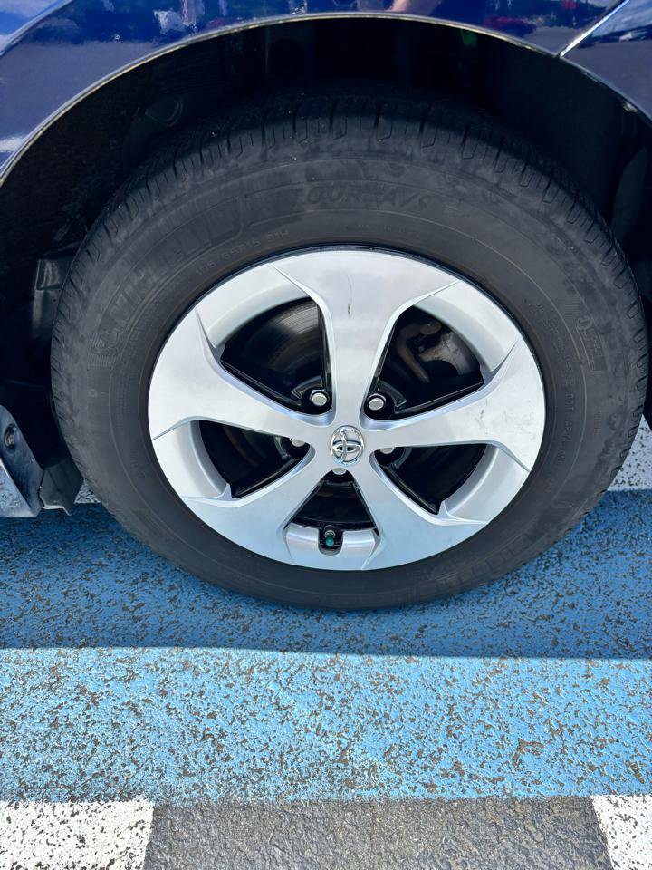 Used 2014 Toyota Prius Two FWD image 19
