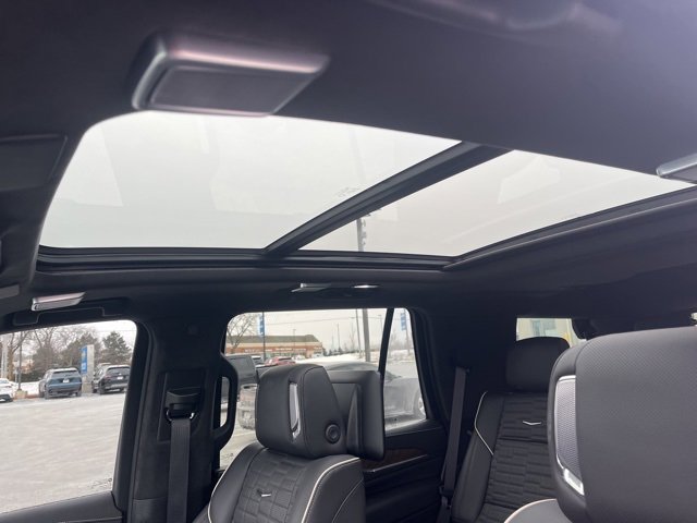 Used 2024 Cadillac Escalade Sport Platinum w/ LPO, ONYX Package image 13