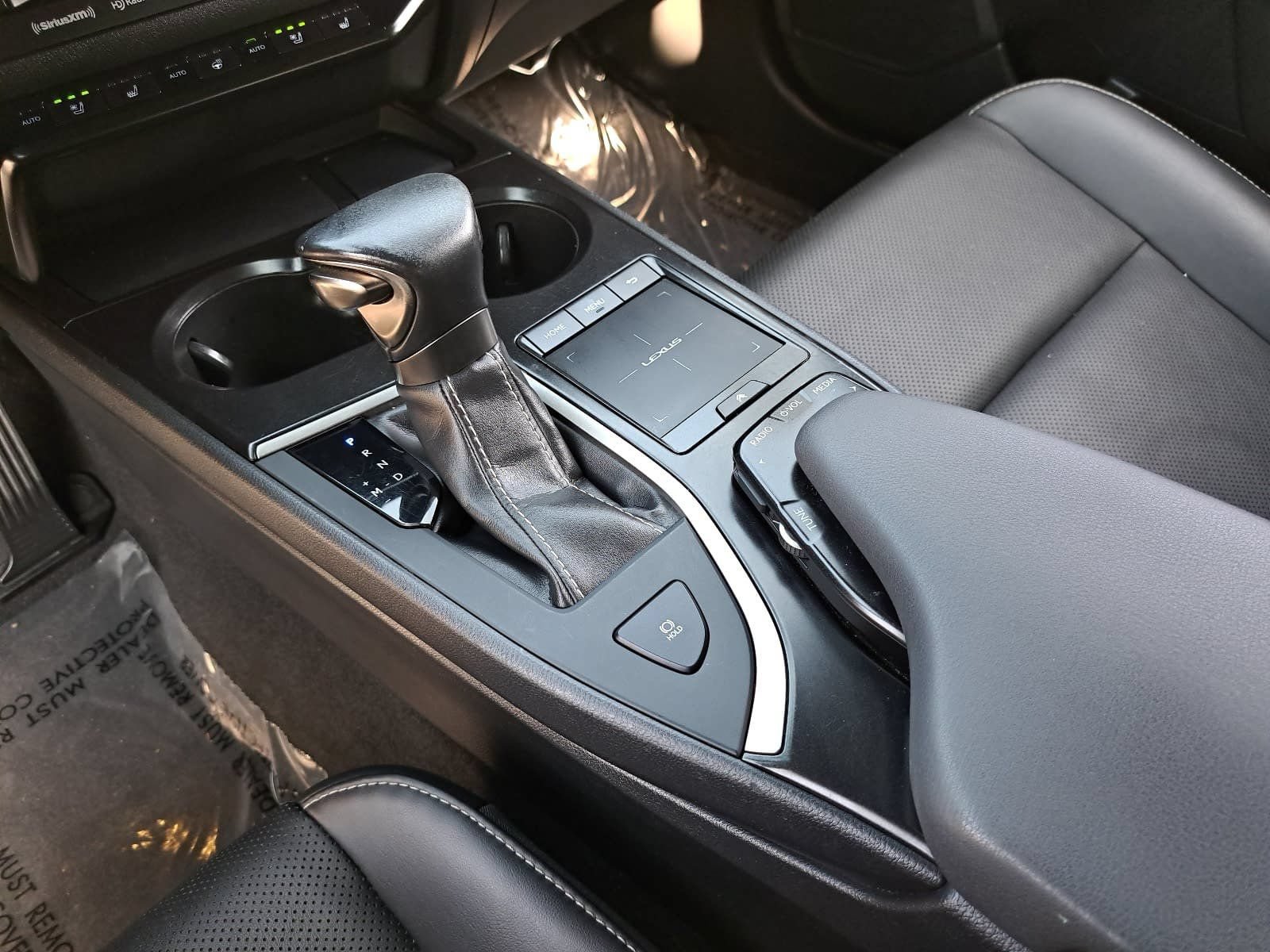 Used 2020 Lexus UX 200 w/ Premium Package FWD image 27