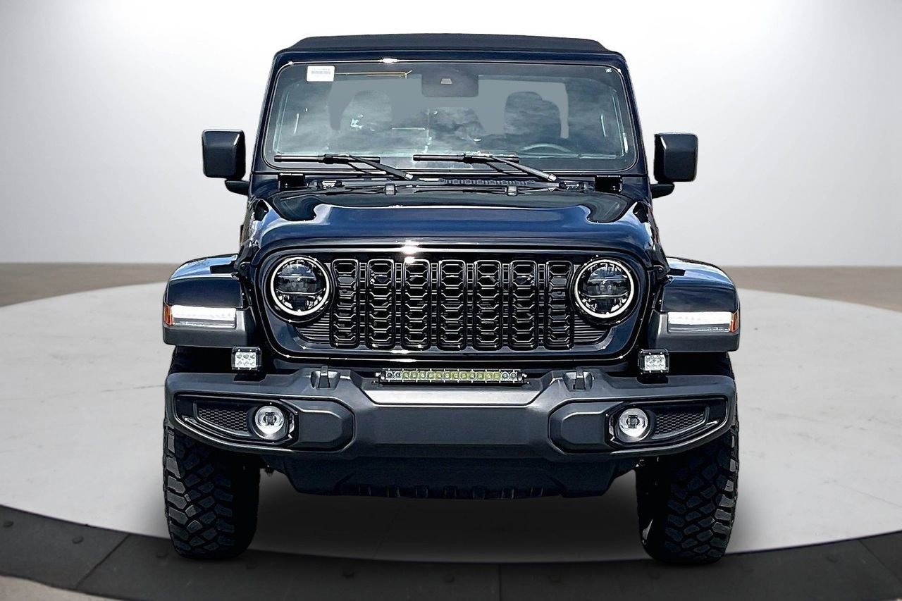 Certified 2024 Jeep Gladiator Mojave AWD/4WD image 3