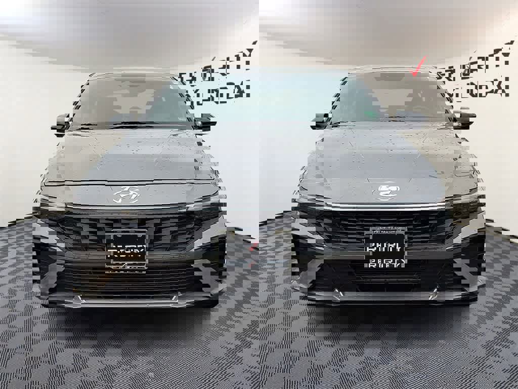 Certified 2025 Hyundai Elantra Sport image 2