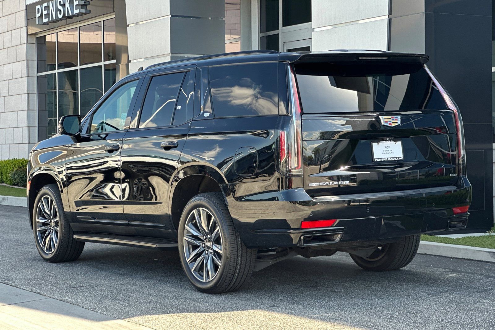 Used 2022 Cadillac Escalade Sport Platinum image 6