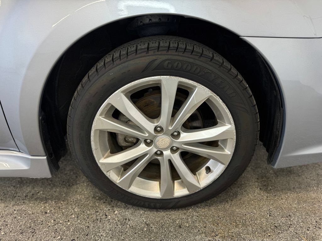 Used 2013 Subaru Legacy 2.5i Premium AWD/4WD image 24