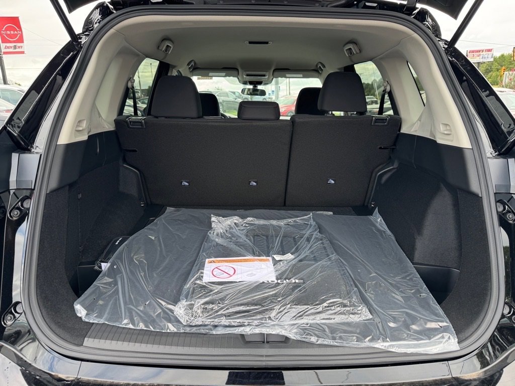 New 2026 Nissan Rogue S image 10
