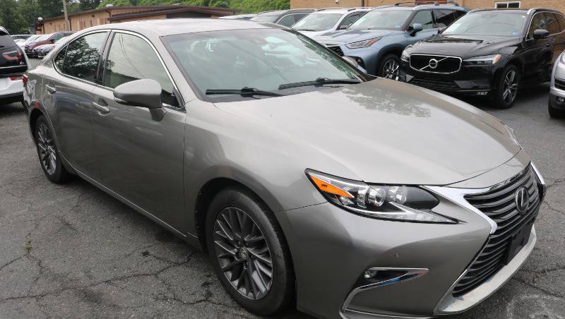 Used 2018 Lexus ES 350 w/ Navigation System Package FWD image 3