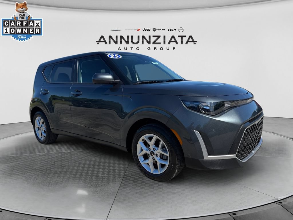 Certified 2025 Kia Soul LX w/ LX Technology Package FWD image 7