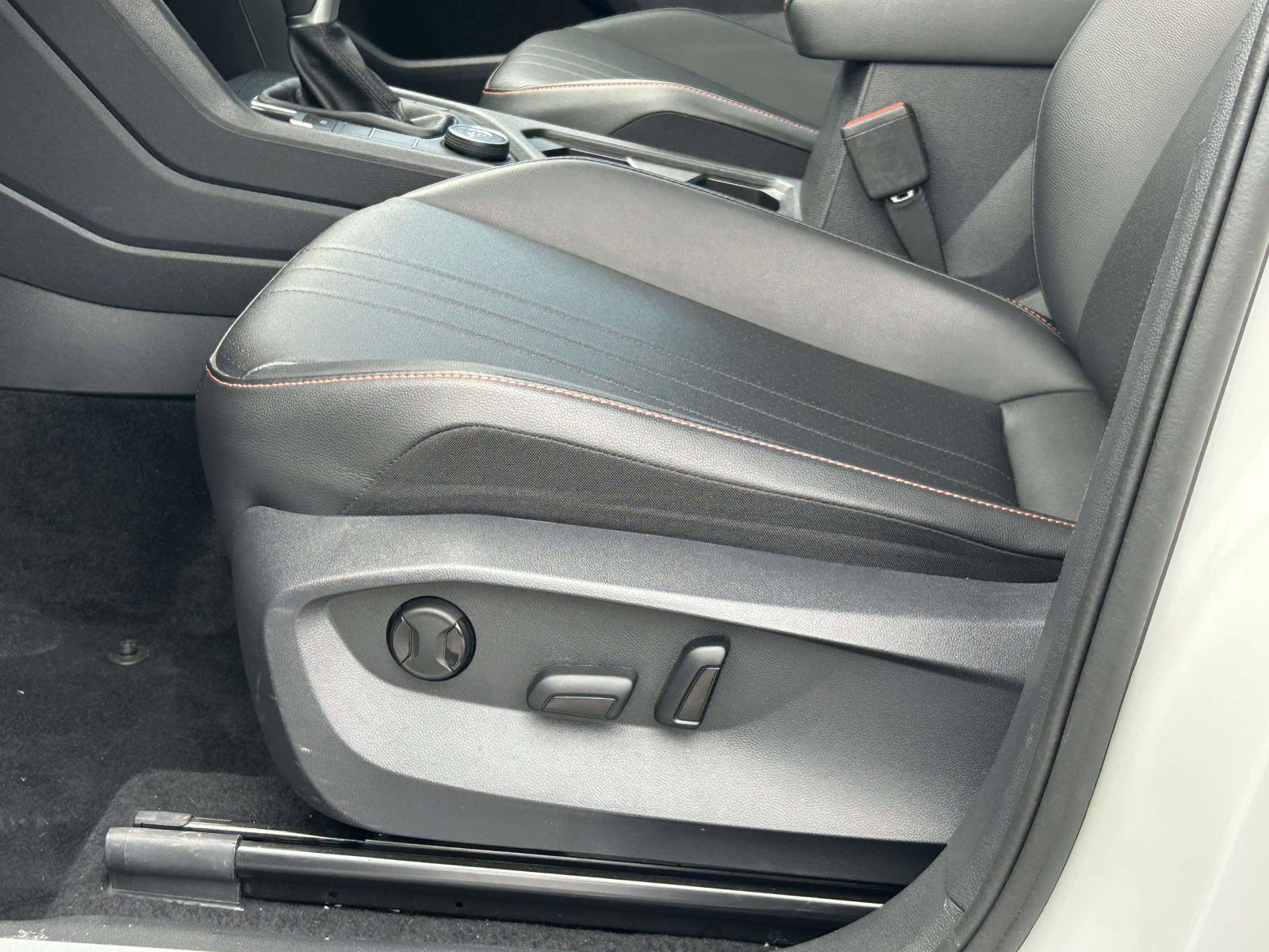 Used 2024 Volkswagen Tiguan Wolfsburg Edition image 20