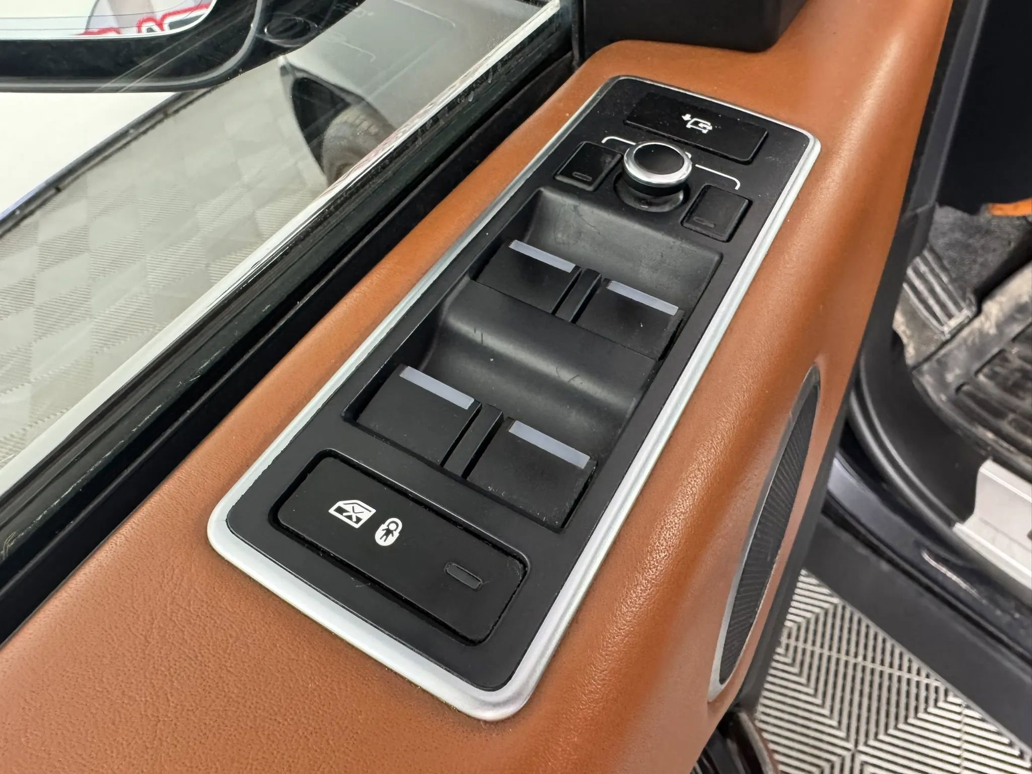 Used 2014 Land Rover Range Rover Autobiography AWD/4WD image 40
