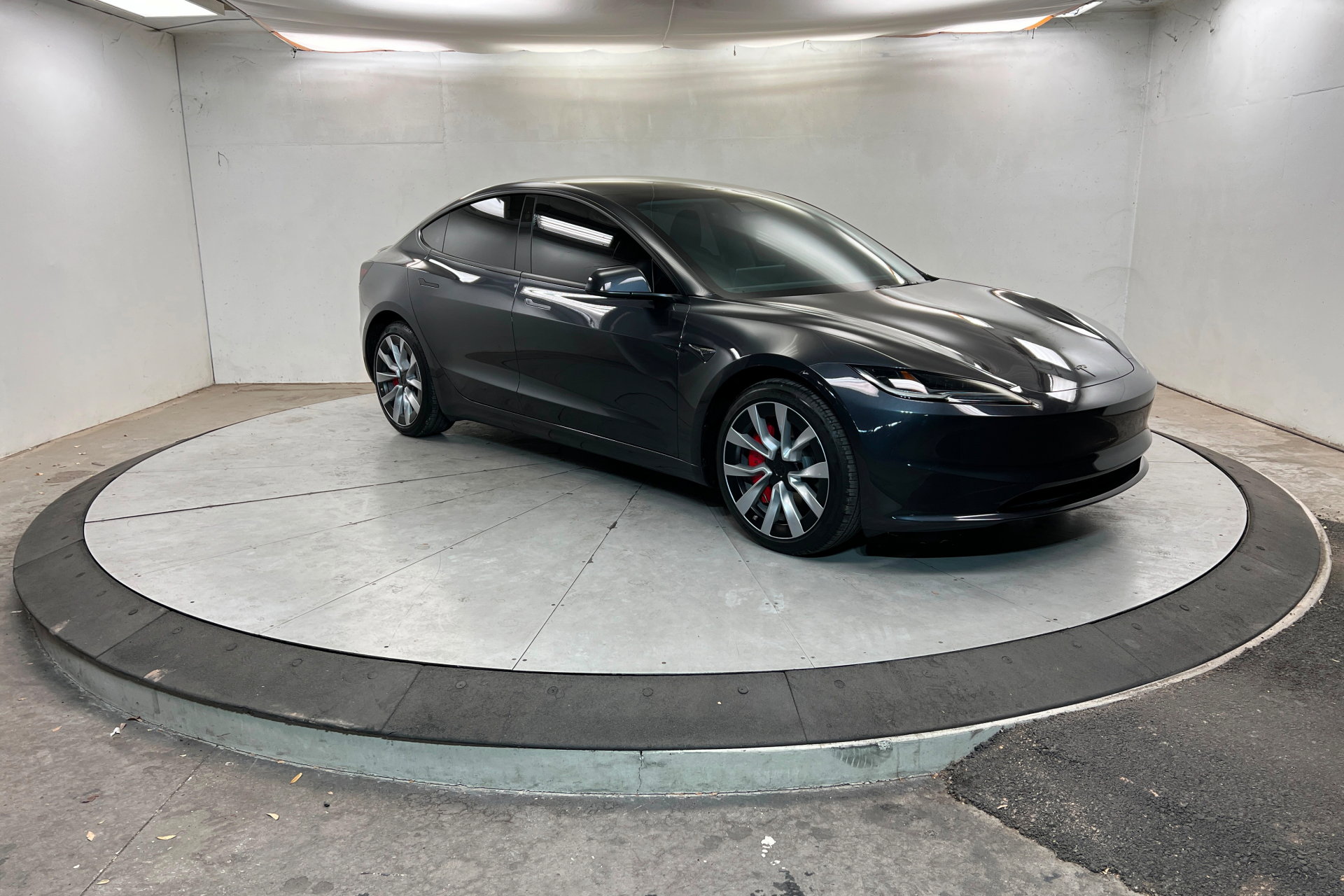 Used 2025 Tesla Model 3 image 8