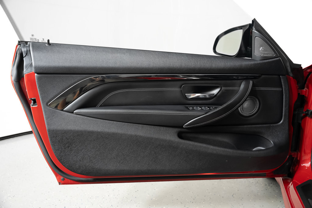 Used 2020 BMW M4 Convertible w/ Competition Package RWD image 32