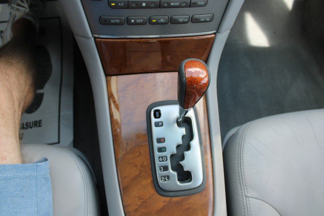 Used 2005 Lexus ES 330 FWD image 26