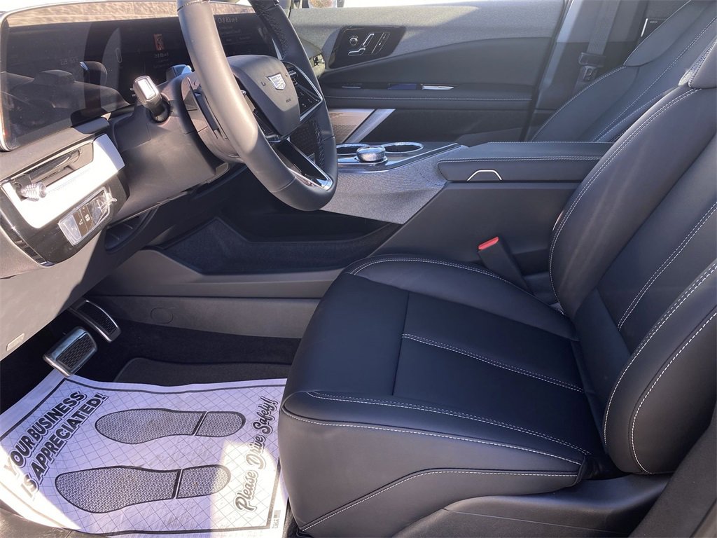 New 2026 Cadillac Optiq Sport 2 image 25