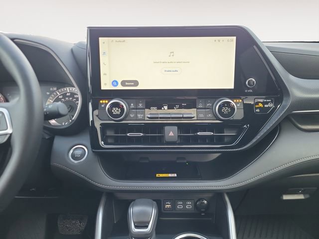 Used 2024 Toyota Highlander XLE image 15