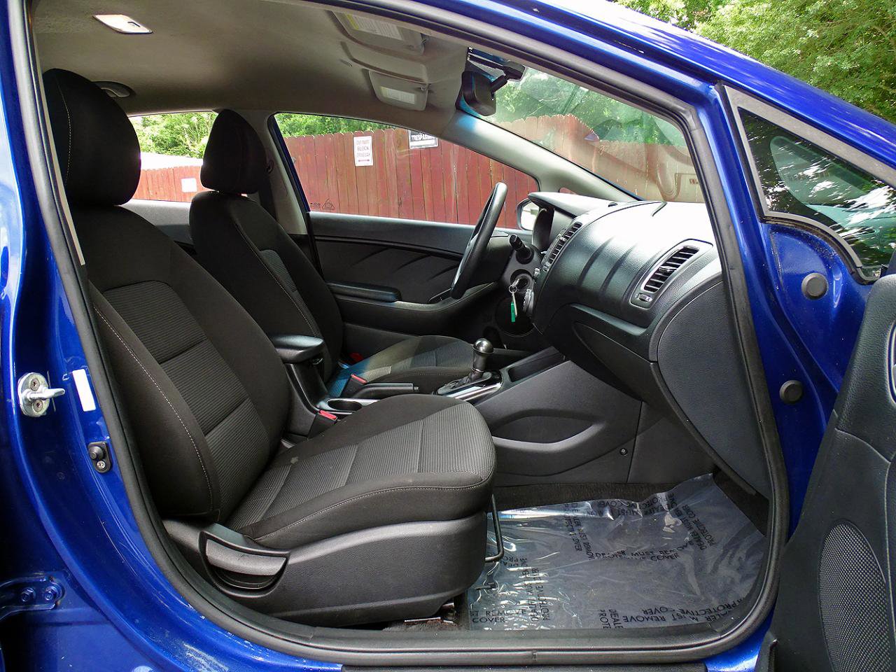Used 2017 Kia Forte LX FWD image 31