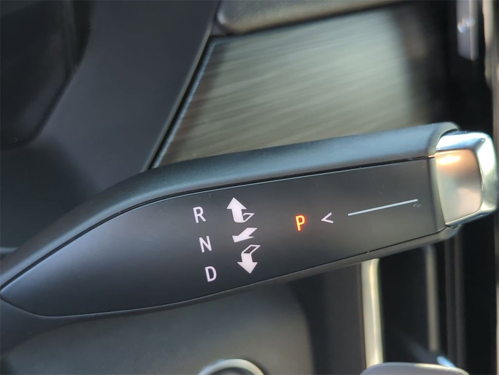 Used 2025 GMC Acadia Elevation image 13