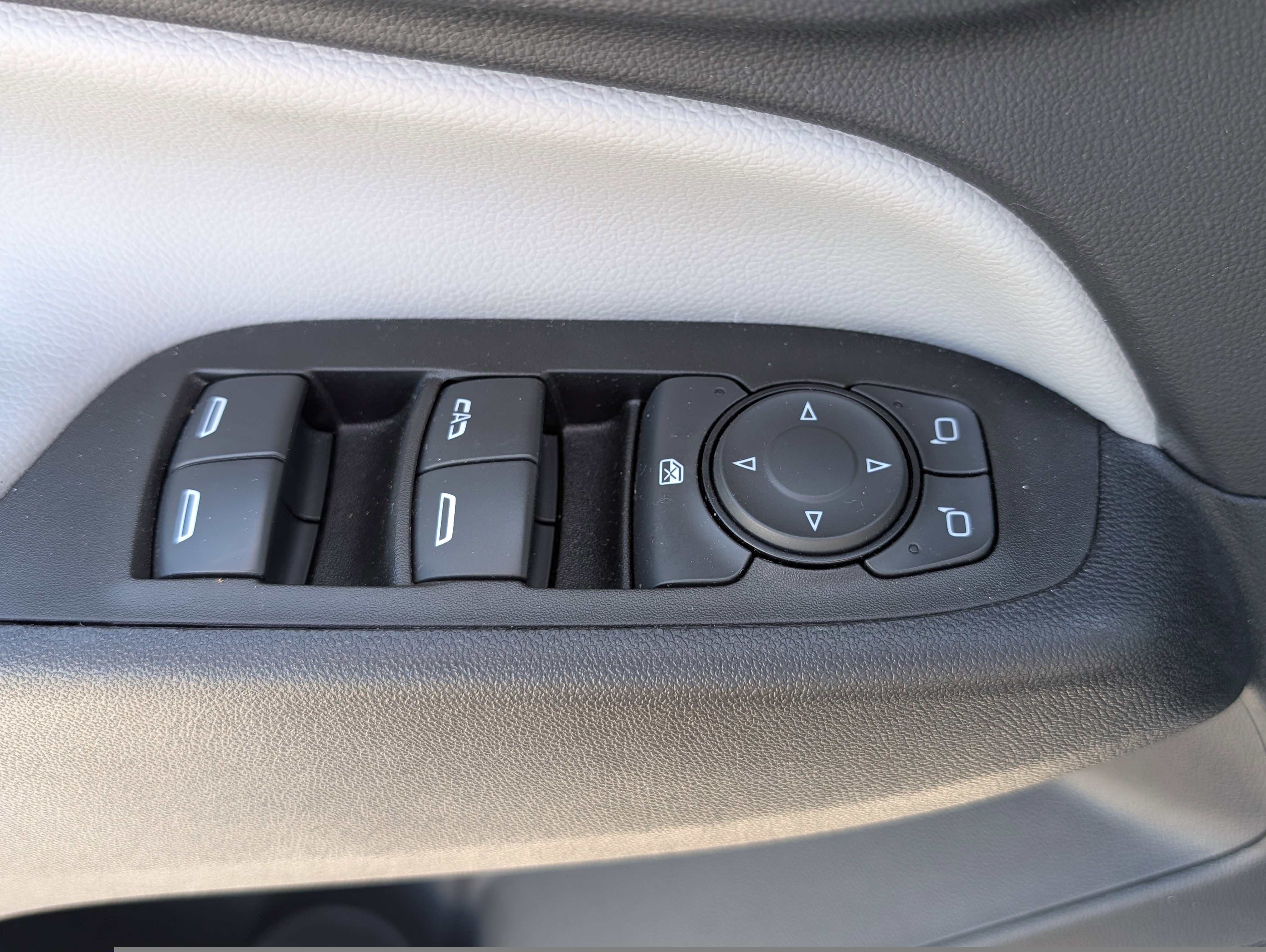 Used 2023 Chevrolet Equinox LS w/ LS Convenience Package image 18