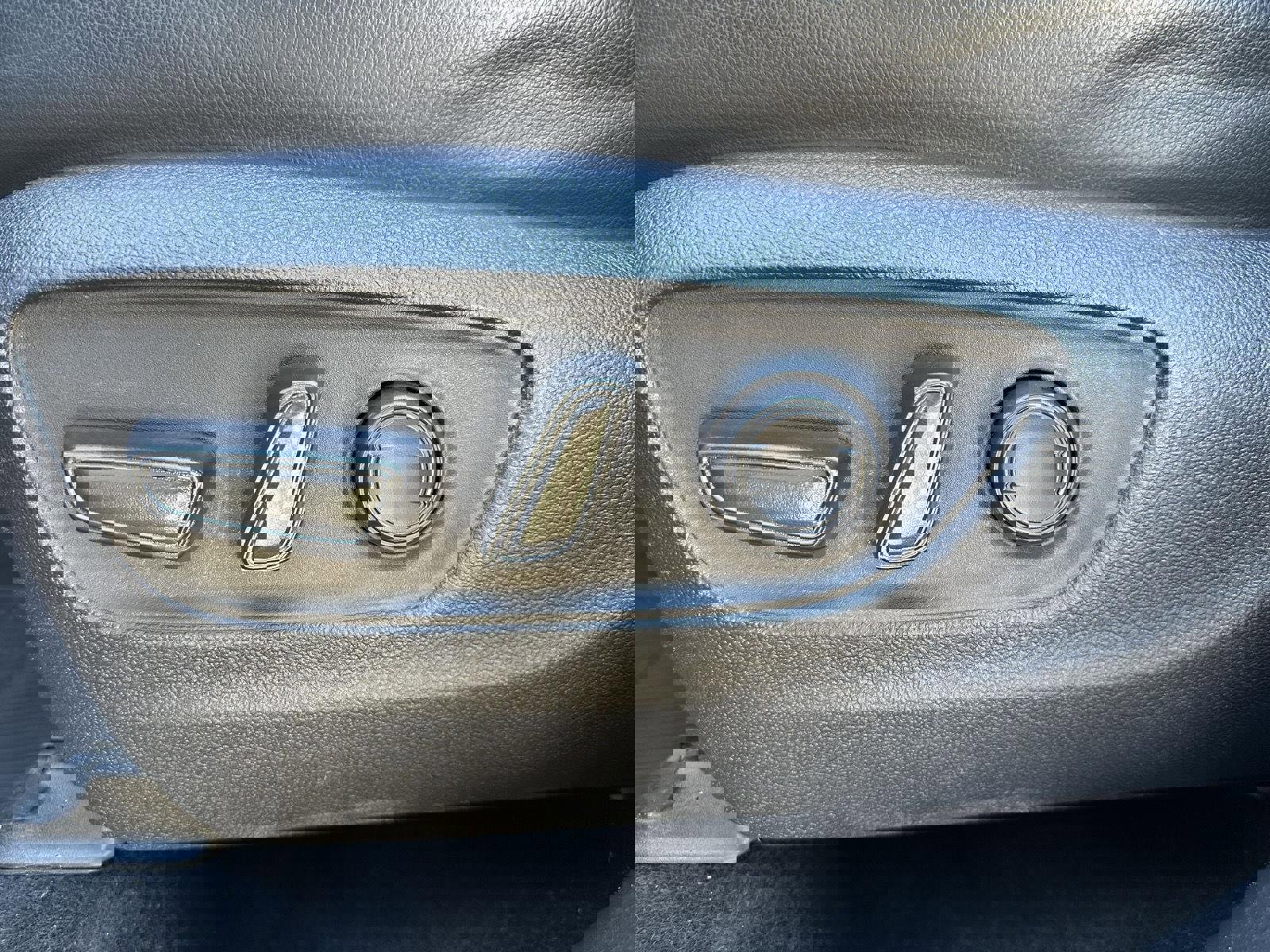 Used 2023 Toyota Highlander XLE image 19