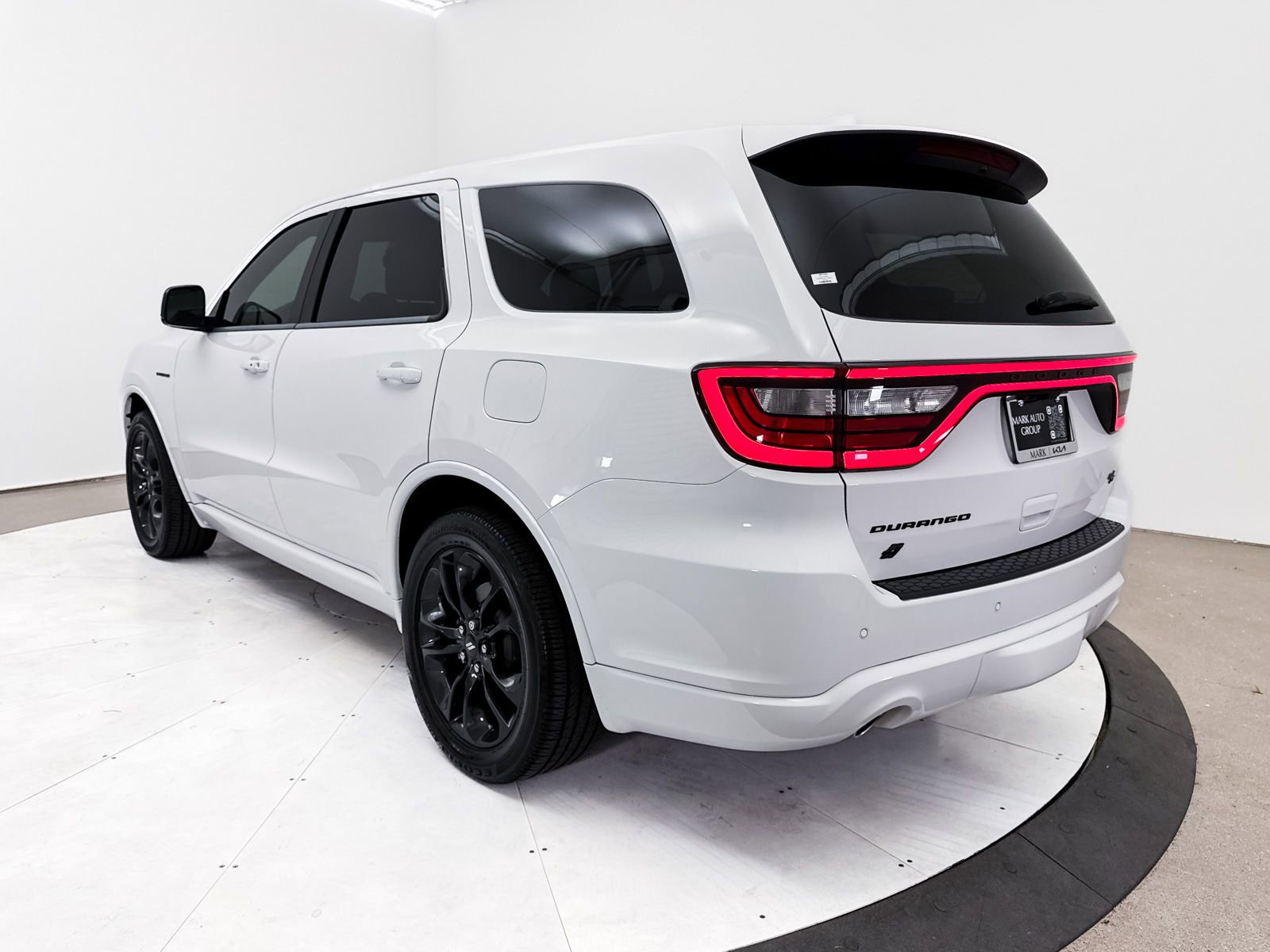 Used 2022 Dodge Durango R/T w/ Blacktop Package AWD/4WD image 16
