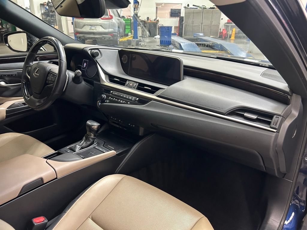 Used 2019 Lexus ES 350 w/ Premium Package FWD image 15