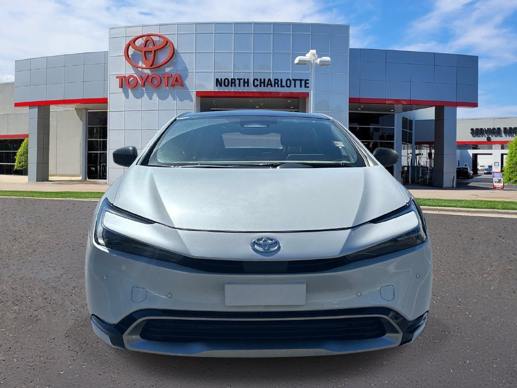 Used 2024 Toyota Prius Prime FWD image 3