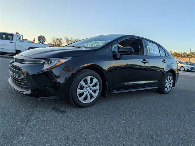 Used 2025 Toyota Corolla LE image 8