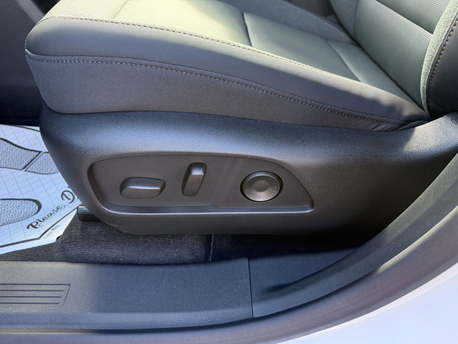 New 2026 GMC Terrain AT4 w/ LPO, Floor Liner Package image 24