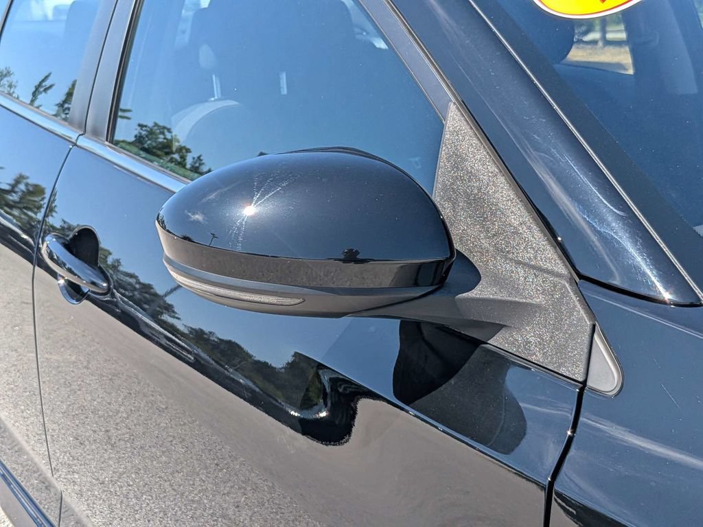 Used 2022 Nissan Sentra SR w/ Midnight Edition FWD image 11
