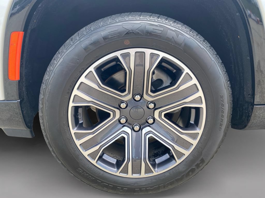 Used 2024 Jeep Wagoneer Series II AWD/4WD image 9
