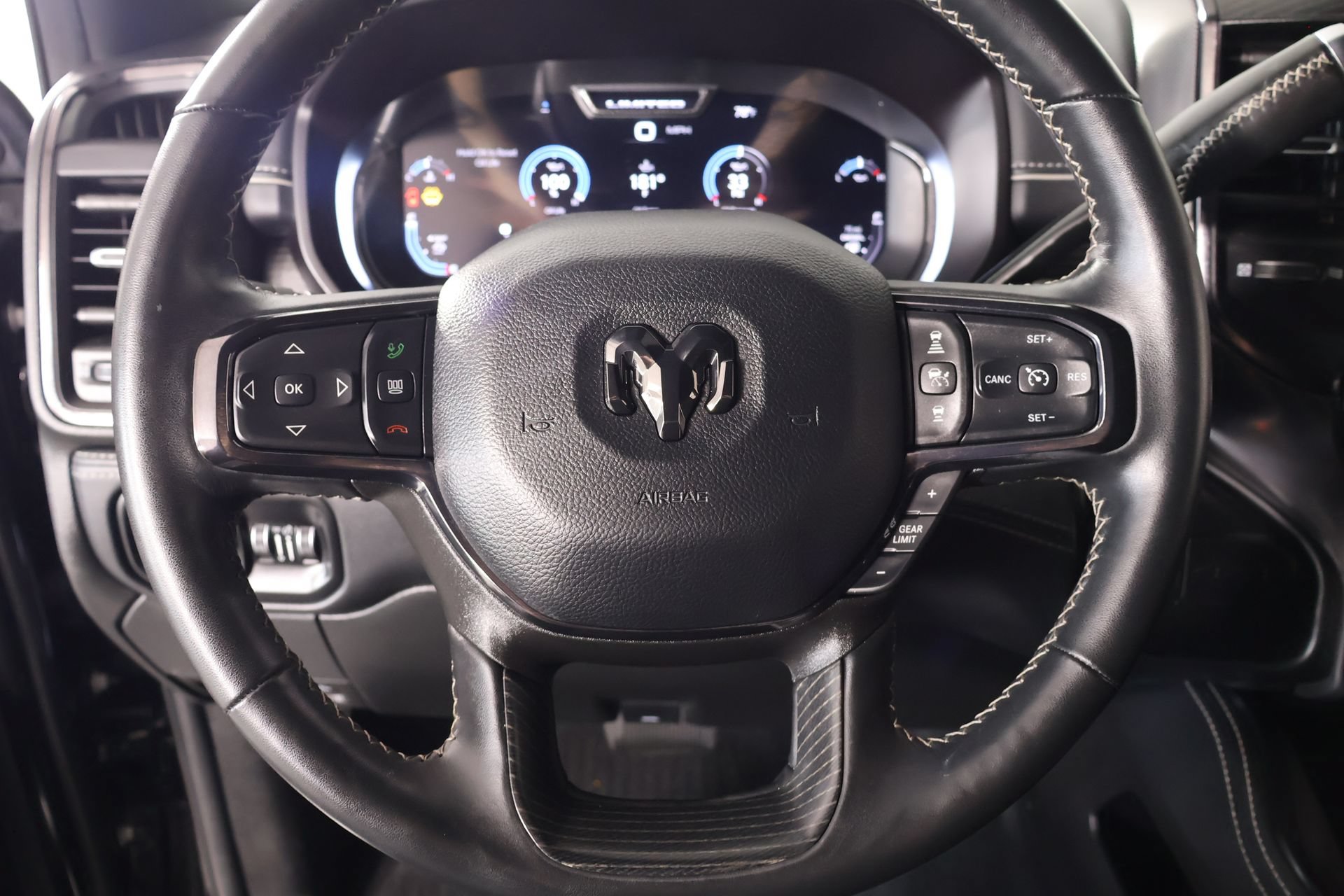Used 2024 RAM 2500 Limited AWD/4WD image 3