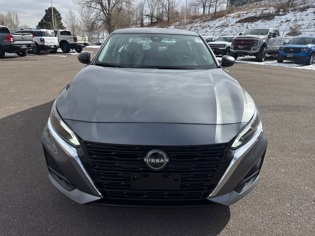 Used 2024 Nissan Altima 2.5 SV image 2