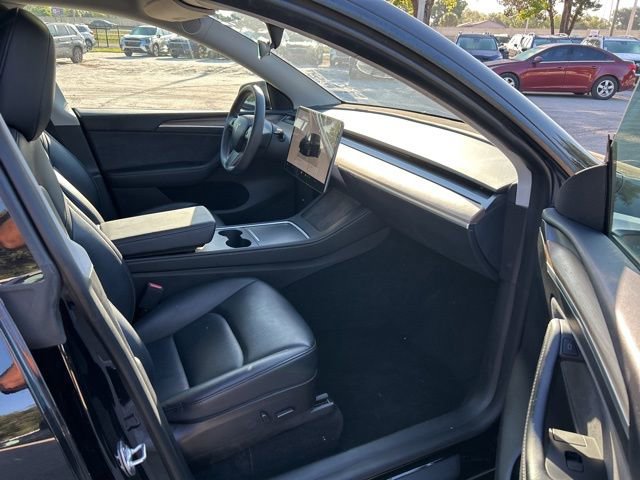 Used 2023 Tesla Model Y Long Range image 10