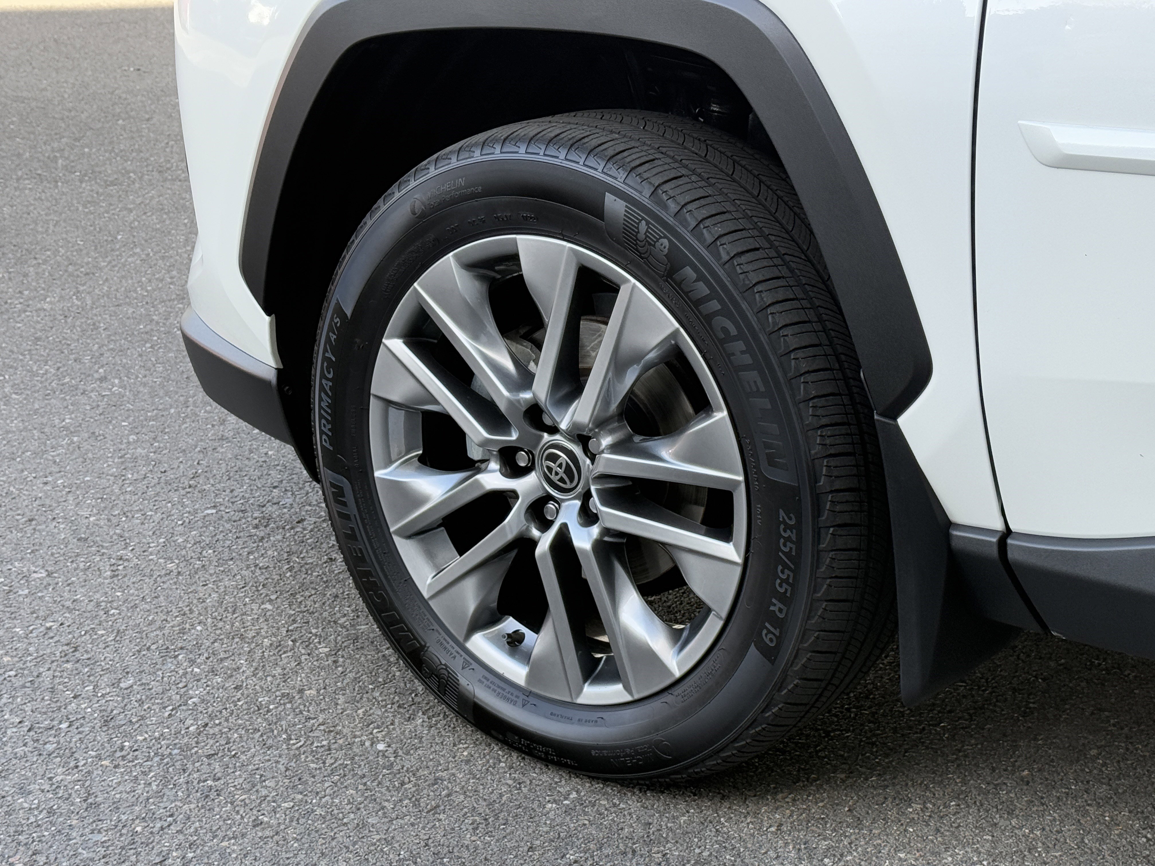 Used 2022 Toyota RAV4 XLE Premium image 33