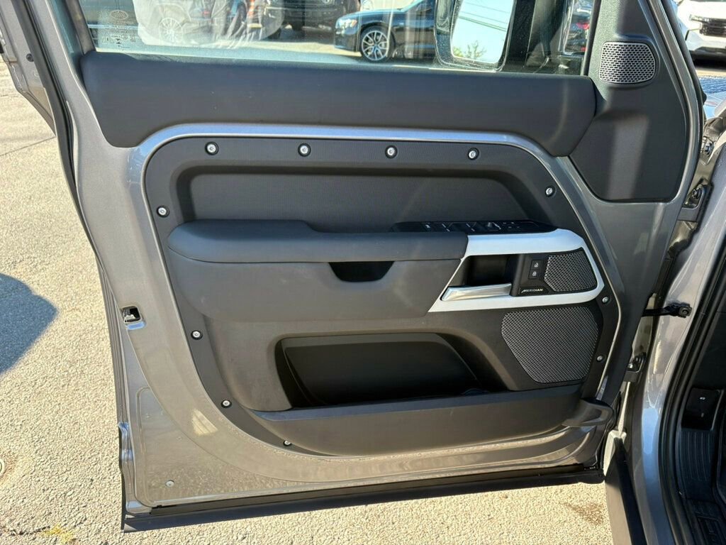 Used 2024 Land Rover Defender 110 S image 16