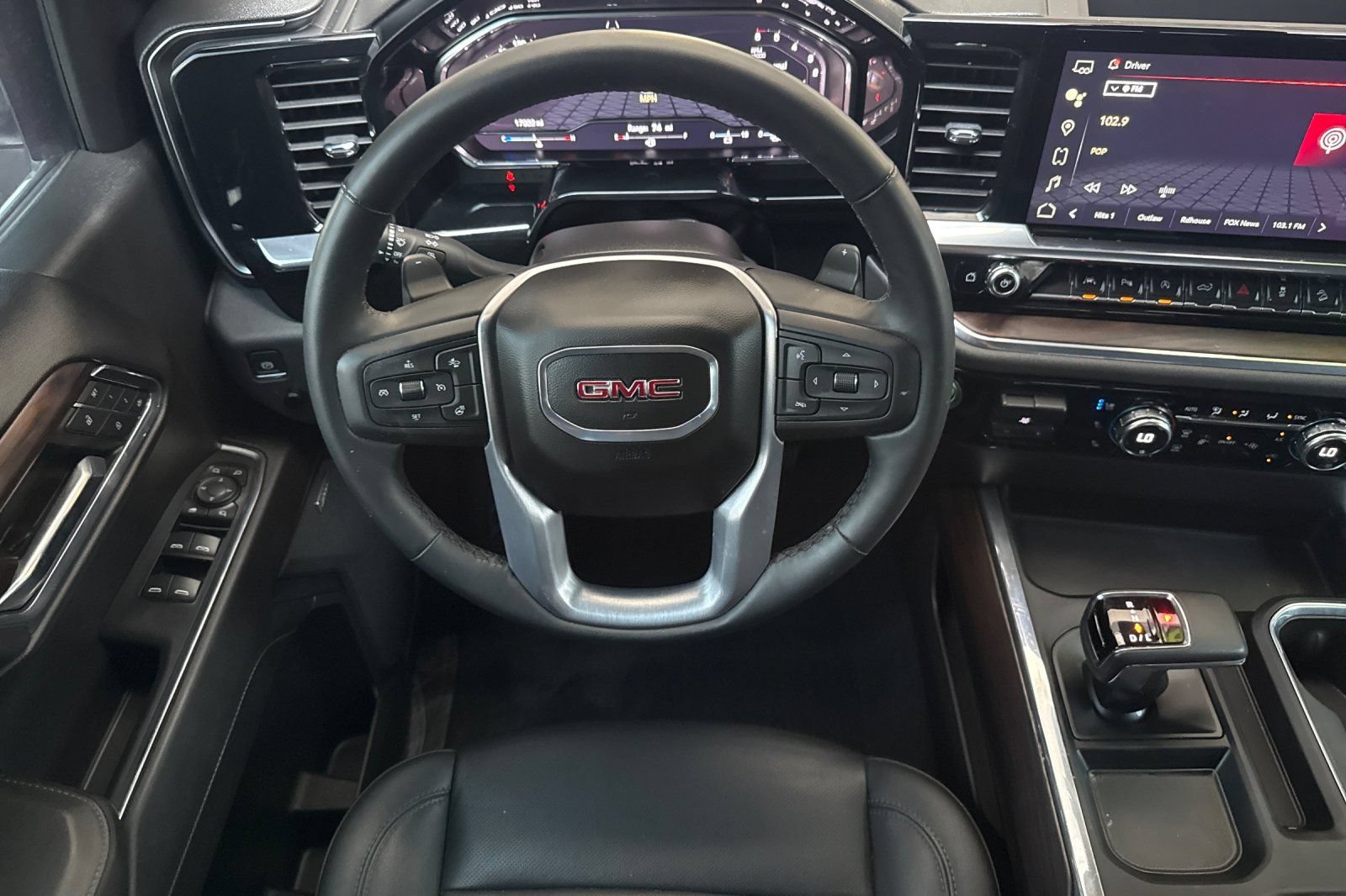 Used 2024 GMC Sierra 1500 SLT w/ SLT Premium Plus Package AWD/4WD image 15