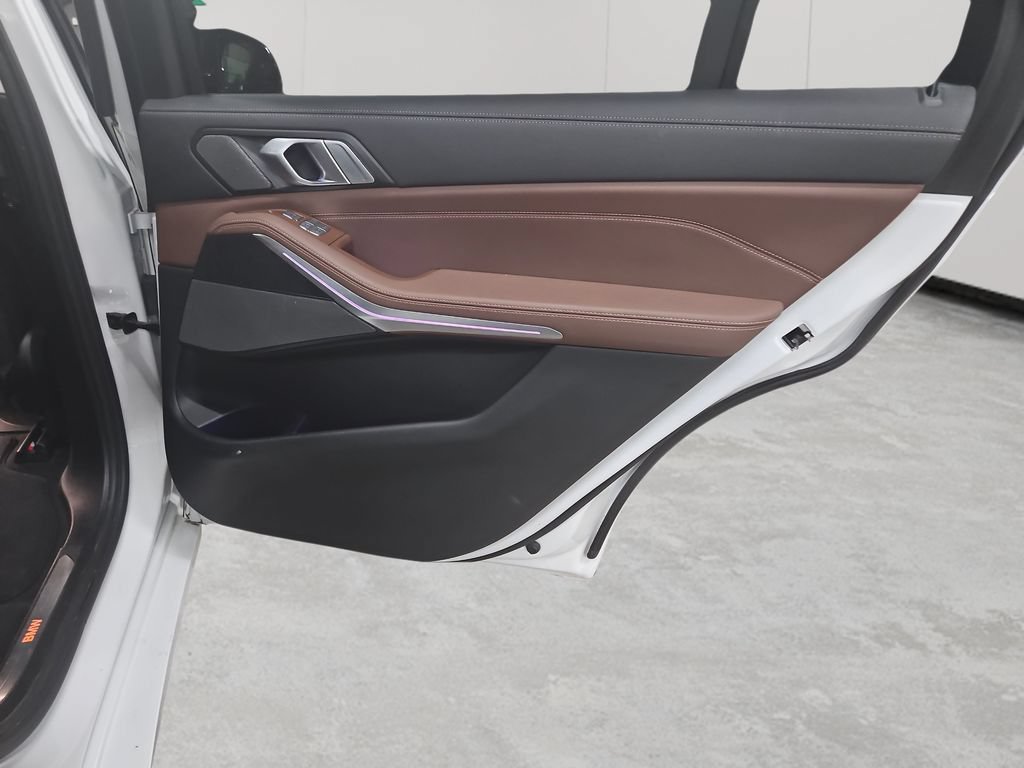 Used 2021 BMW X7 xDrive40i w/ Premium Package AWD/4WD image 40