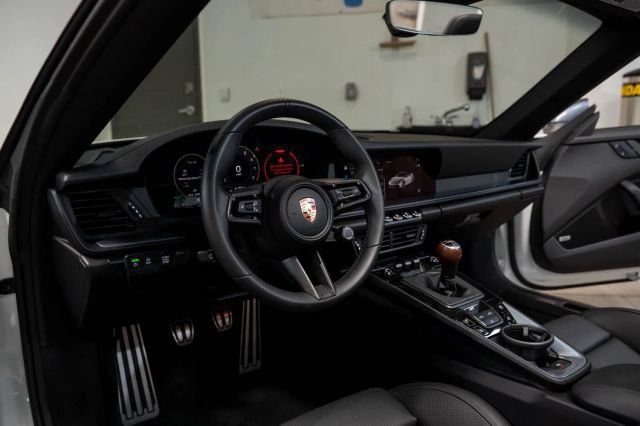 Used 2025 Porsche 911 Carrera T RWD image 20