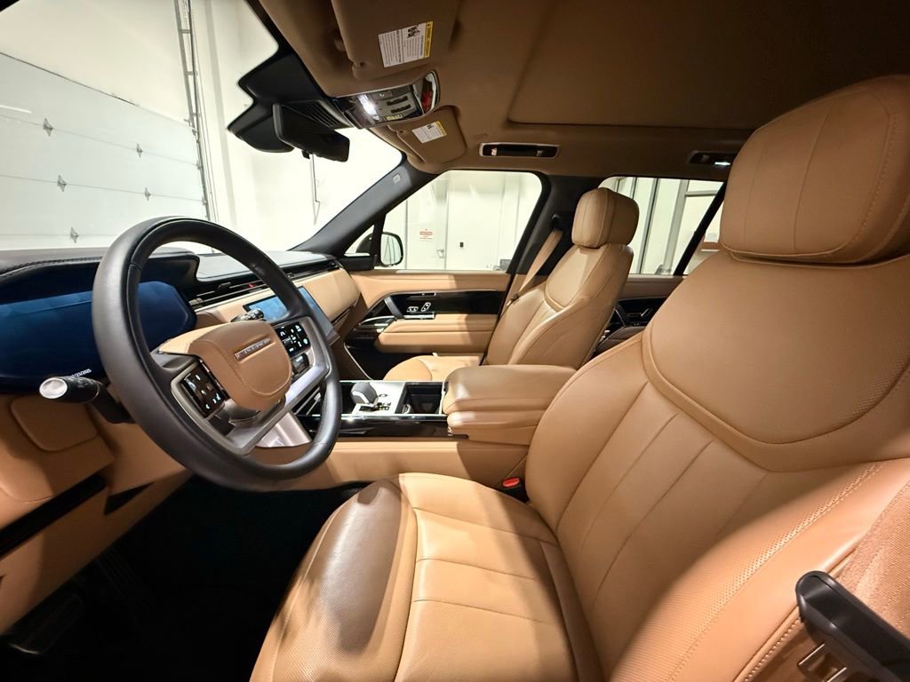 Used 2025 Land Rover Range Rover SE image 14