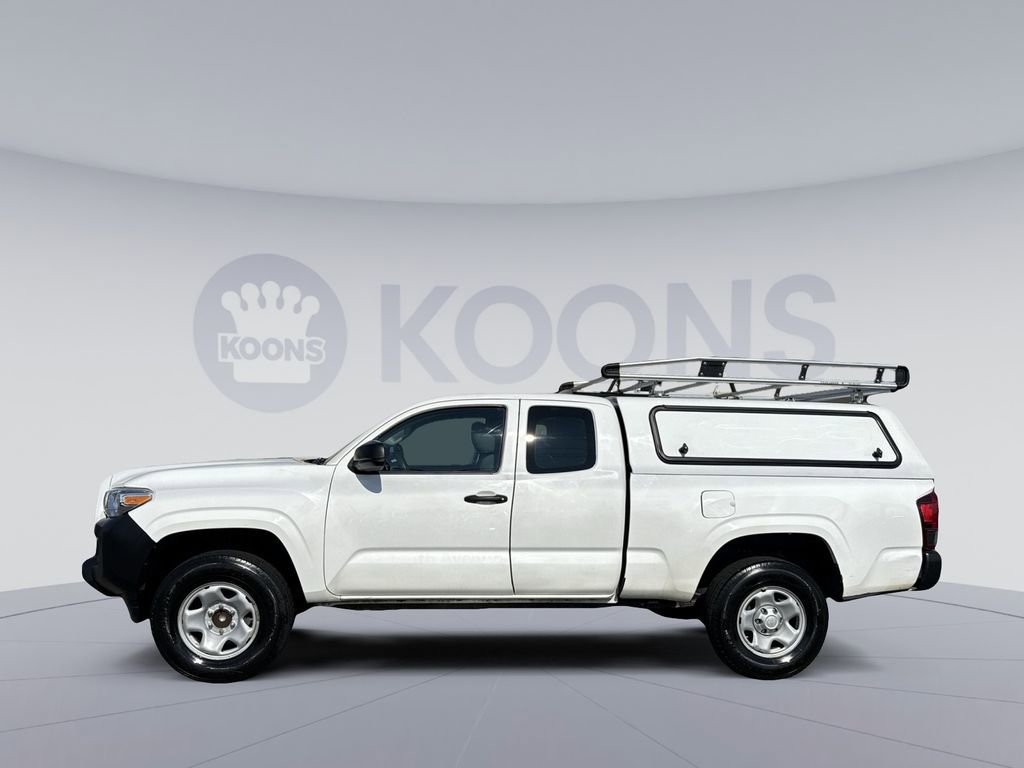 Used 2019 Toyota Tacoma SR image 2