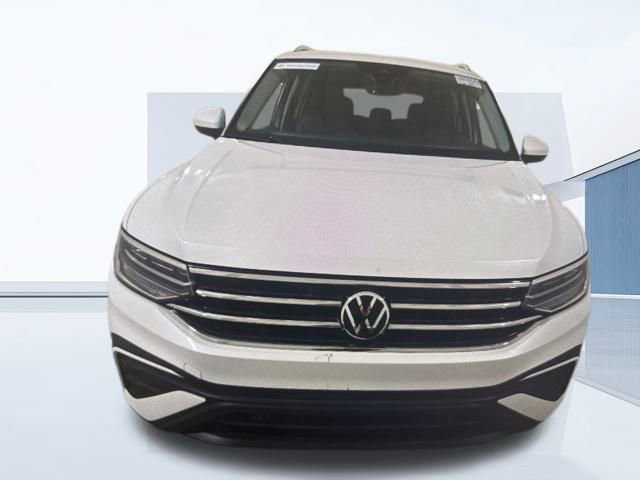 Used 2023 Volkswagen Tiguan SE image 20